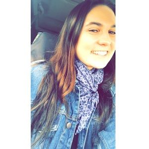 Meet your Posher, Ella